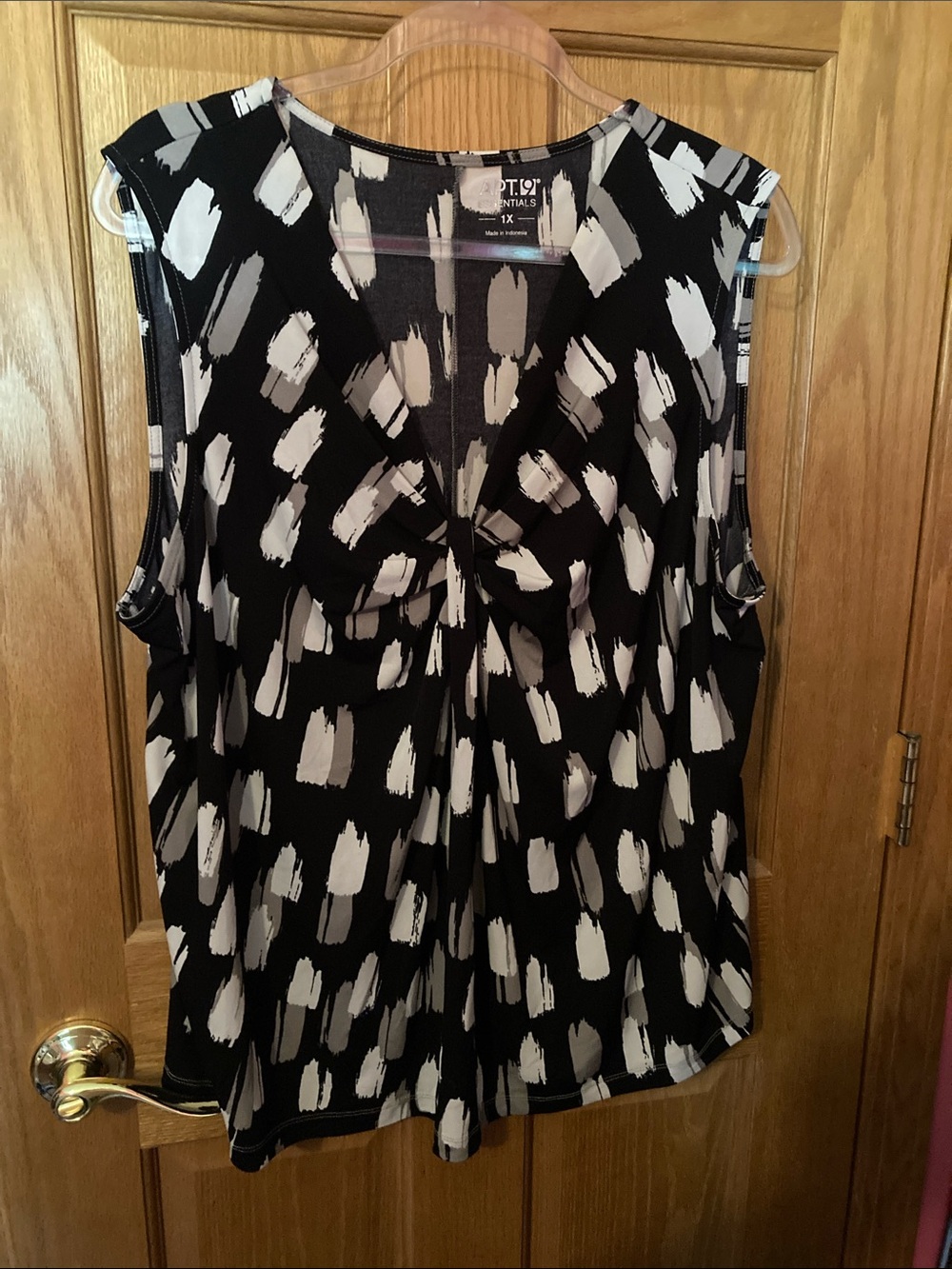 Apt. 9 Black & White Brushstroke Twist-Front Camisole